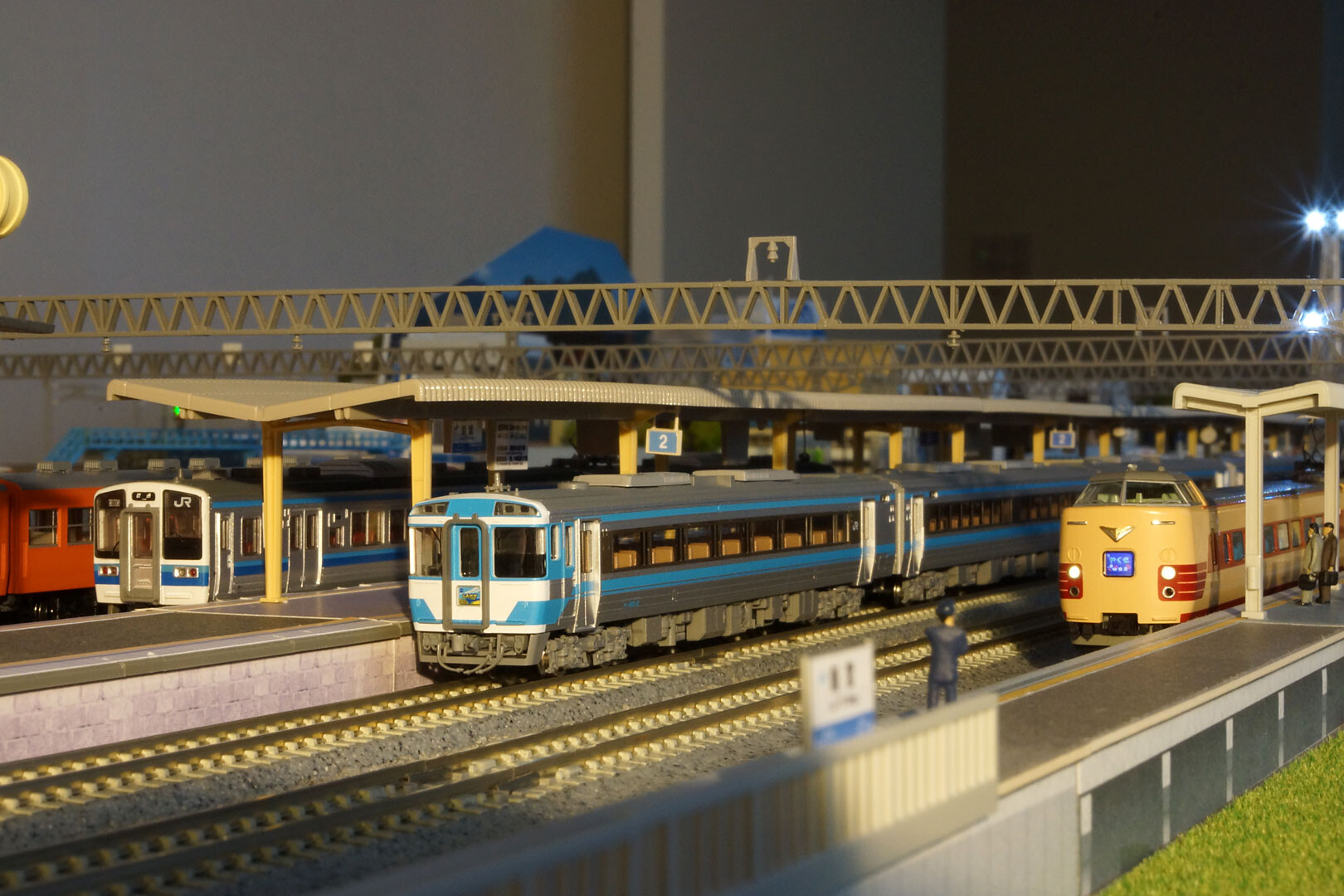 TOMIX 98405/98406 キハ185系（JR四国色） : どみやんの写真帳blog派出