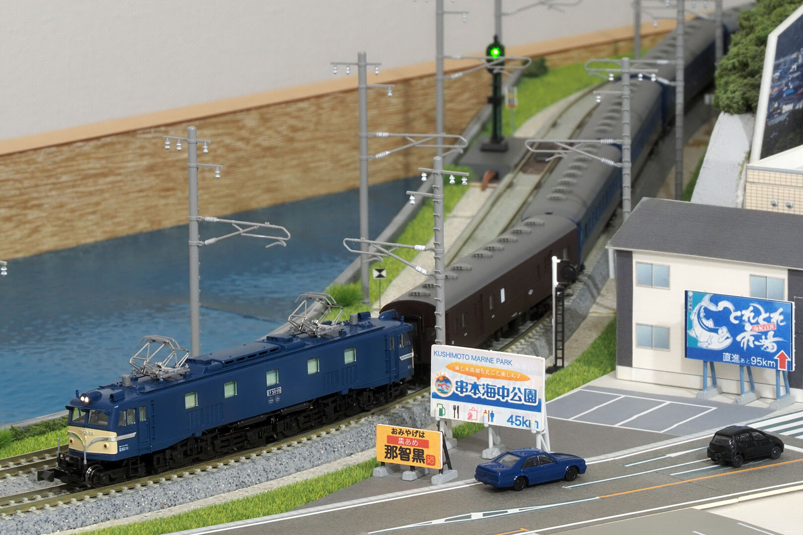 KATO 3040-1 EF58 66 竜華機関区/10-1881 夜行鈍行「はやたま」 : ど