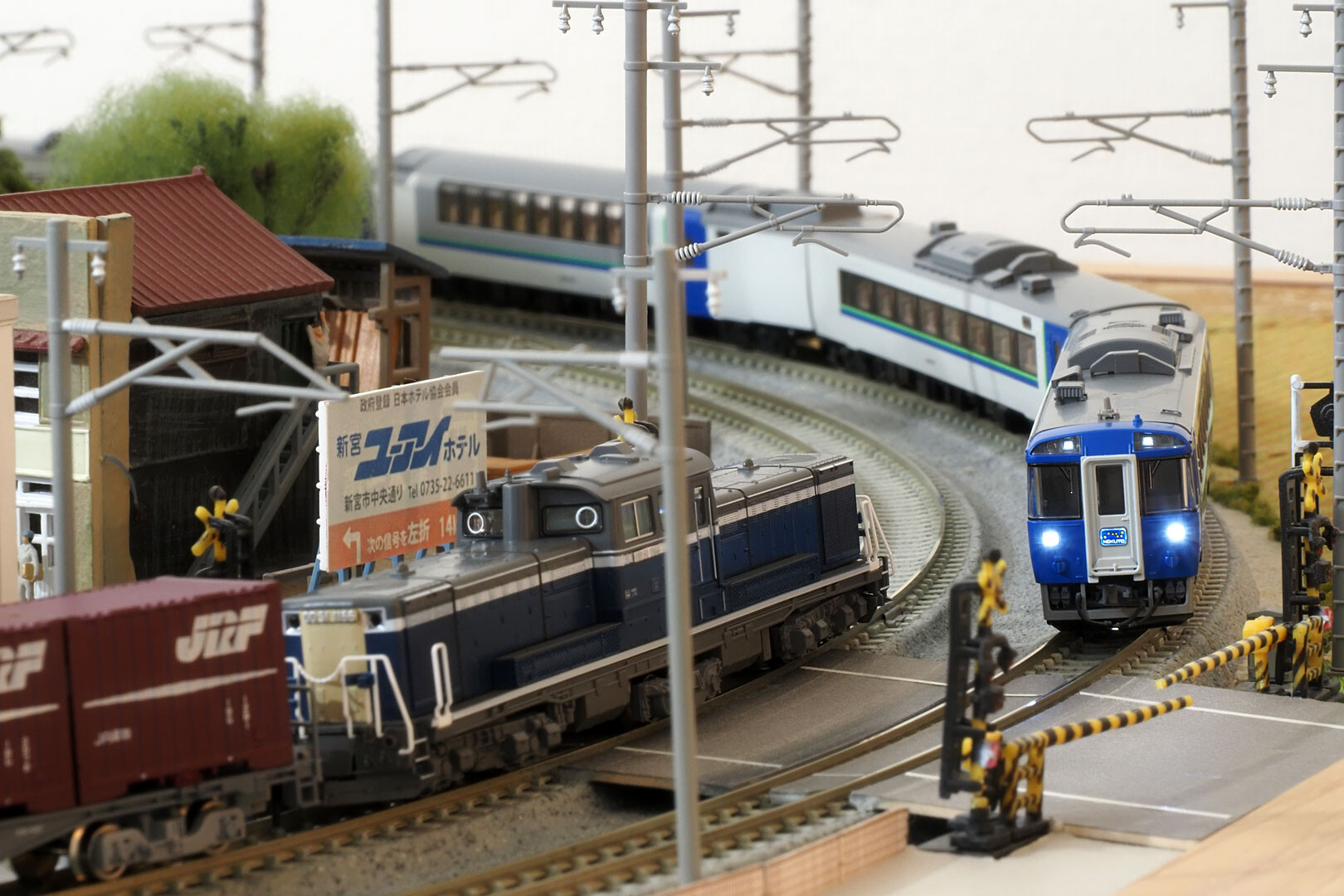 TOMIX 98621 キハ183系500番代「北斗・HET色」 : どみやんの写真帳blog派出 TOMIX 98621 キハ183系500番代「北斗・HET色」 : どみやんの写真帳blog派出