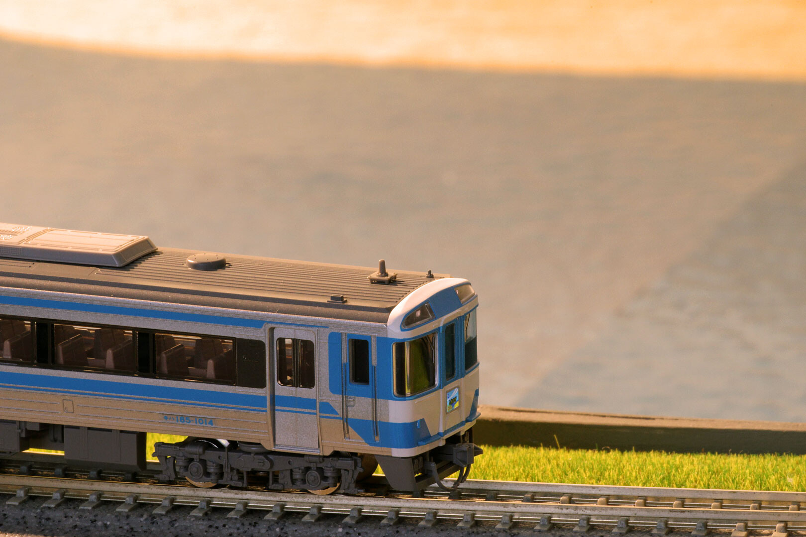 TOMIX 98405/98406 キハ185系(JR四国色) : どみやんの写真帳 TOMIX 98405/98406 キハ185系(JR四国色) : どみやんの写真帳