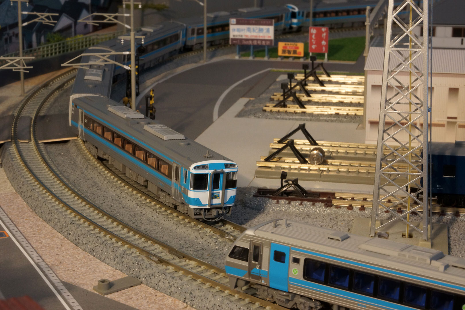 TOMIX 98405/98406 キハ185系(JR四国色) : どみやんの写真帳 TOMIX 98405/98406 キハ185系(JR四国色) : どみやんの写真帳