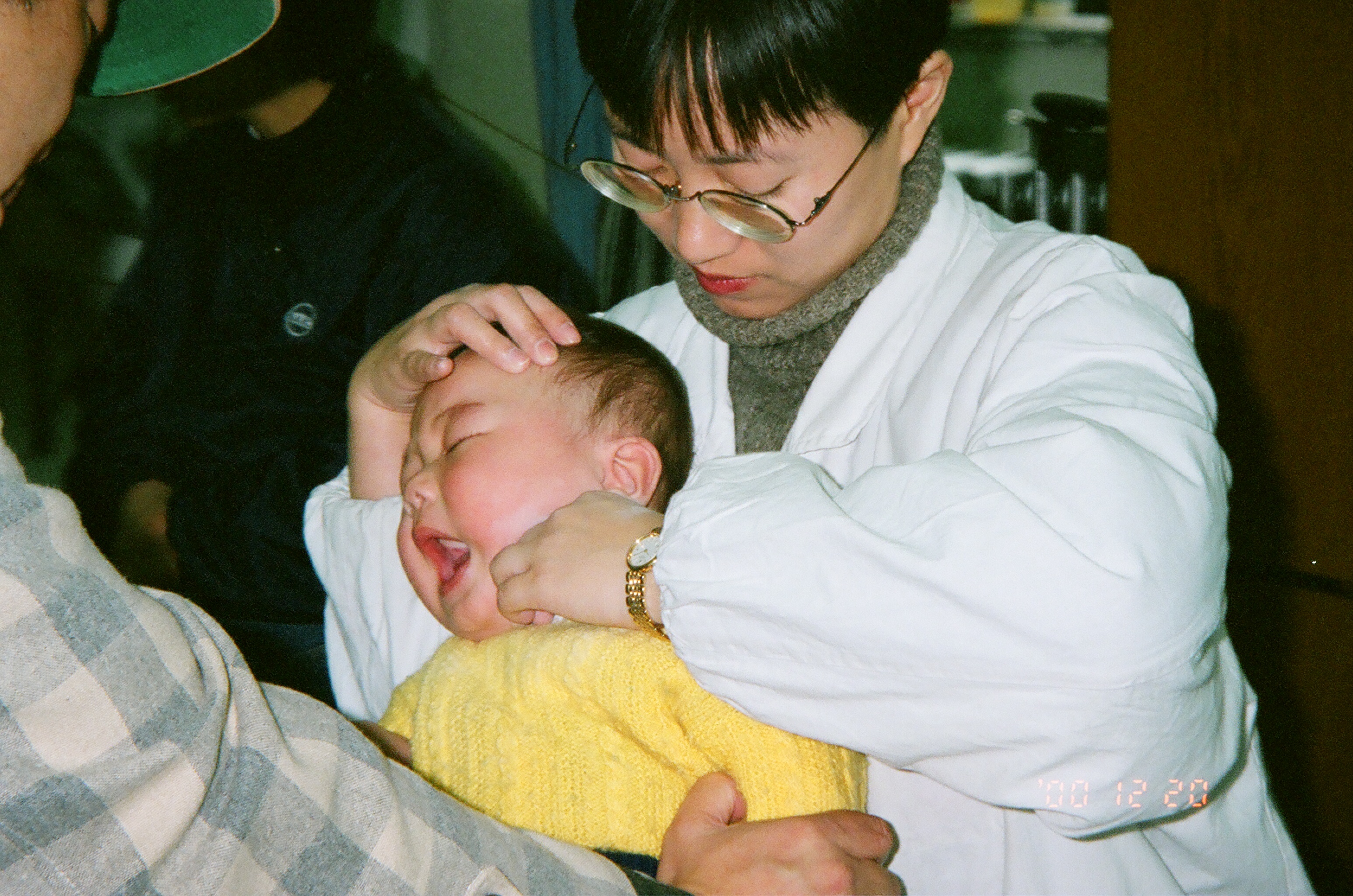 00年上海中医葯大学留学中の治療写真 中国伝統医学 推拿療法とは ブログ