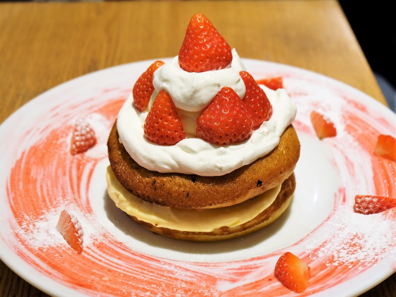 有楽町 カフェ ブックス ビブリオテーク Cafe Books Bibliotheque クリスマスミルキークリームパンケーキ パンケーキ部 Pancake Club Powered By ライブドアブログ