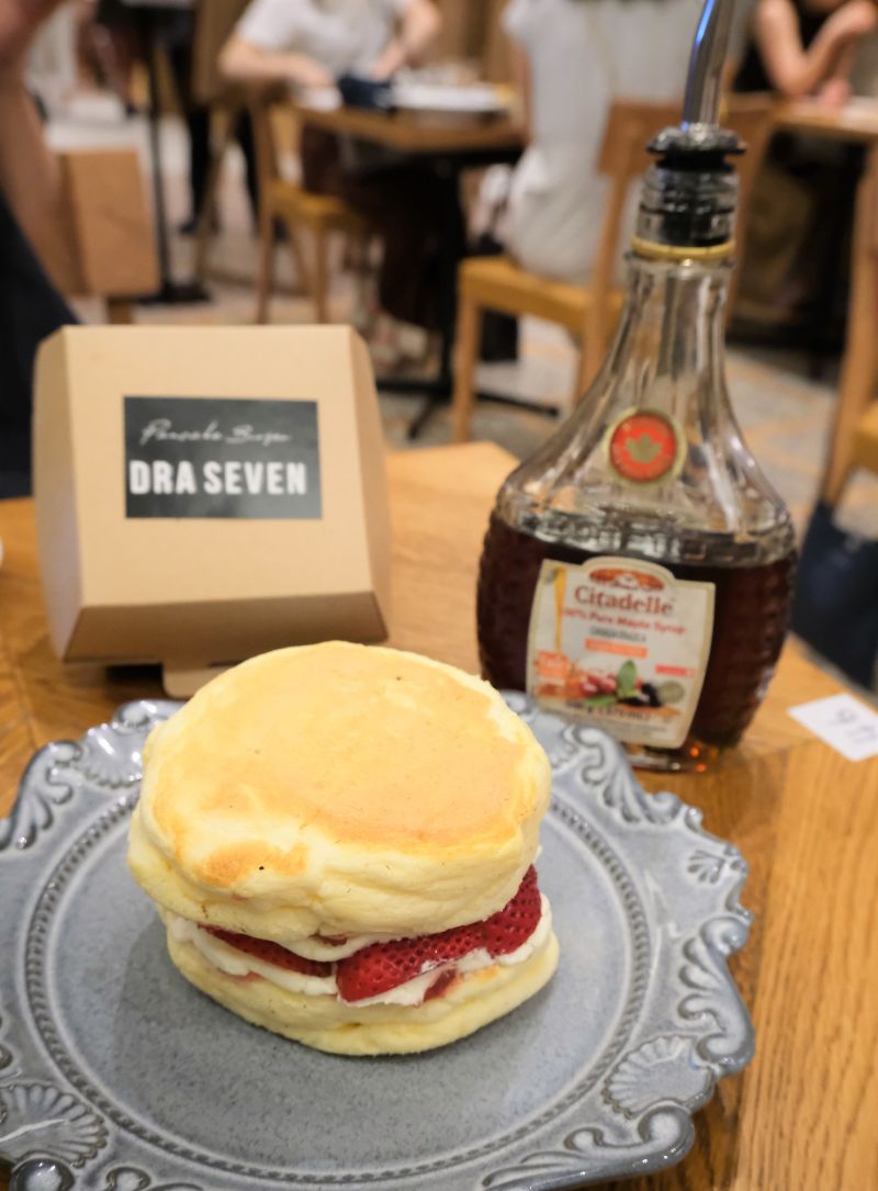 神奈川 横浜 横浜ｄｒａセブン 限定 苺のパンケーキバーガー パンケーキ部 Pancake Club Powered By ライブドアブログ