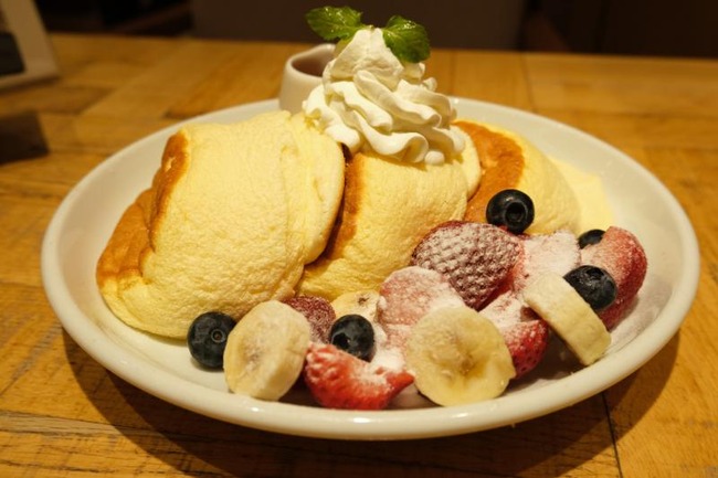 福岡 博多】オリジナルパンケーキハウス ミックスフルーツパンケーキ
