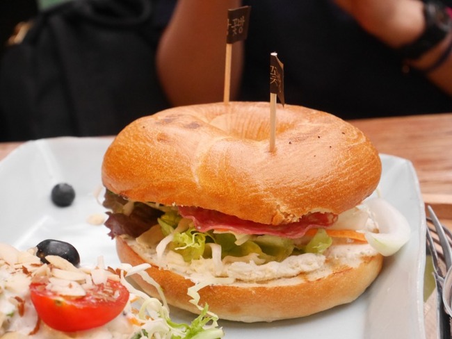 5F8C02BF-B75E-430B-9914-885D46F0EA9D