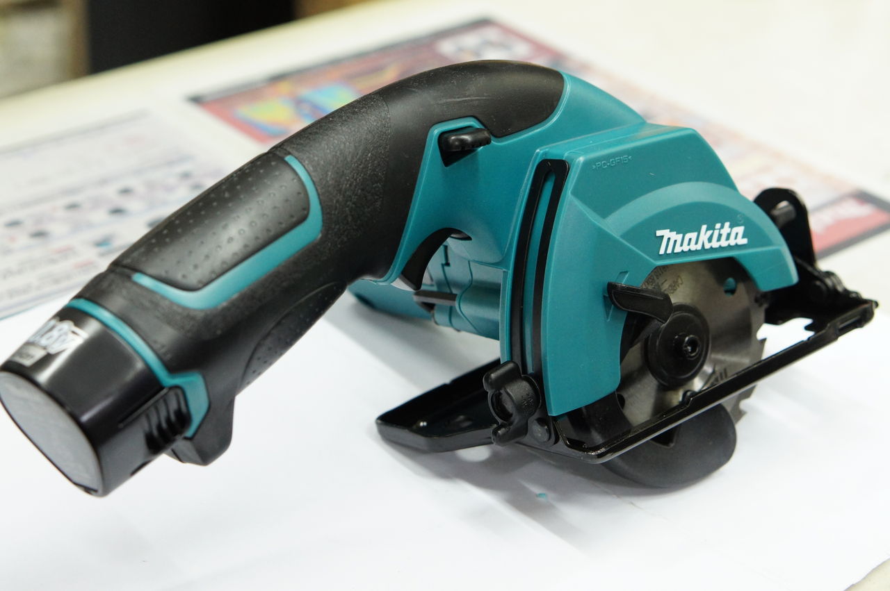 マキタ 充電式丸ノコ HS300DZ : 大塚タナカblog