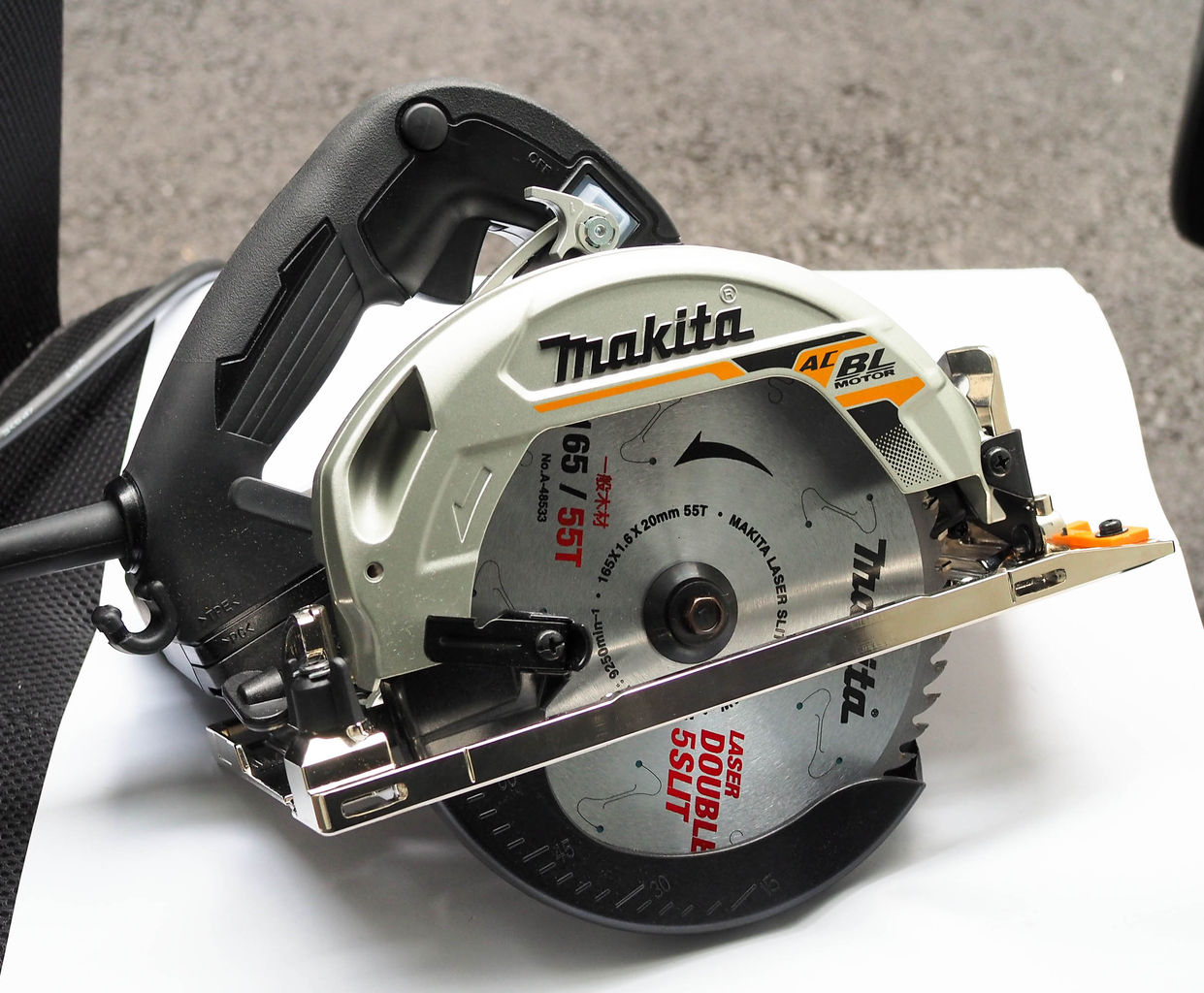 期間限定で特別価格 マキタ マルノコ HS6303B ACブラシレスモータ採用