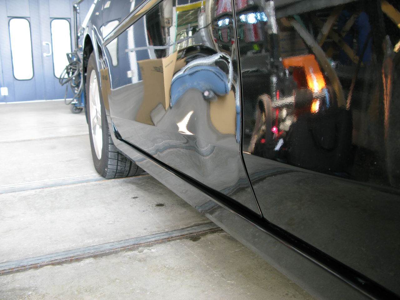 雪の塊にぶつけて出来たヘコミ 国産車ドア デントリペア専門プロショップ トラストデント山形店