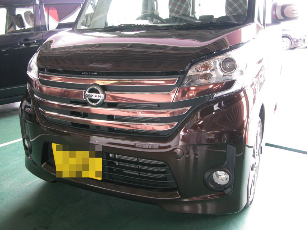 日産デイズルークスXボンネット