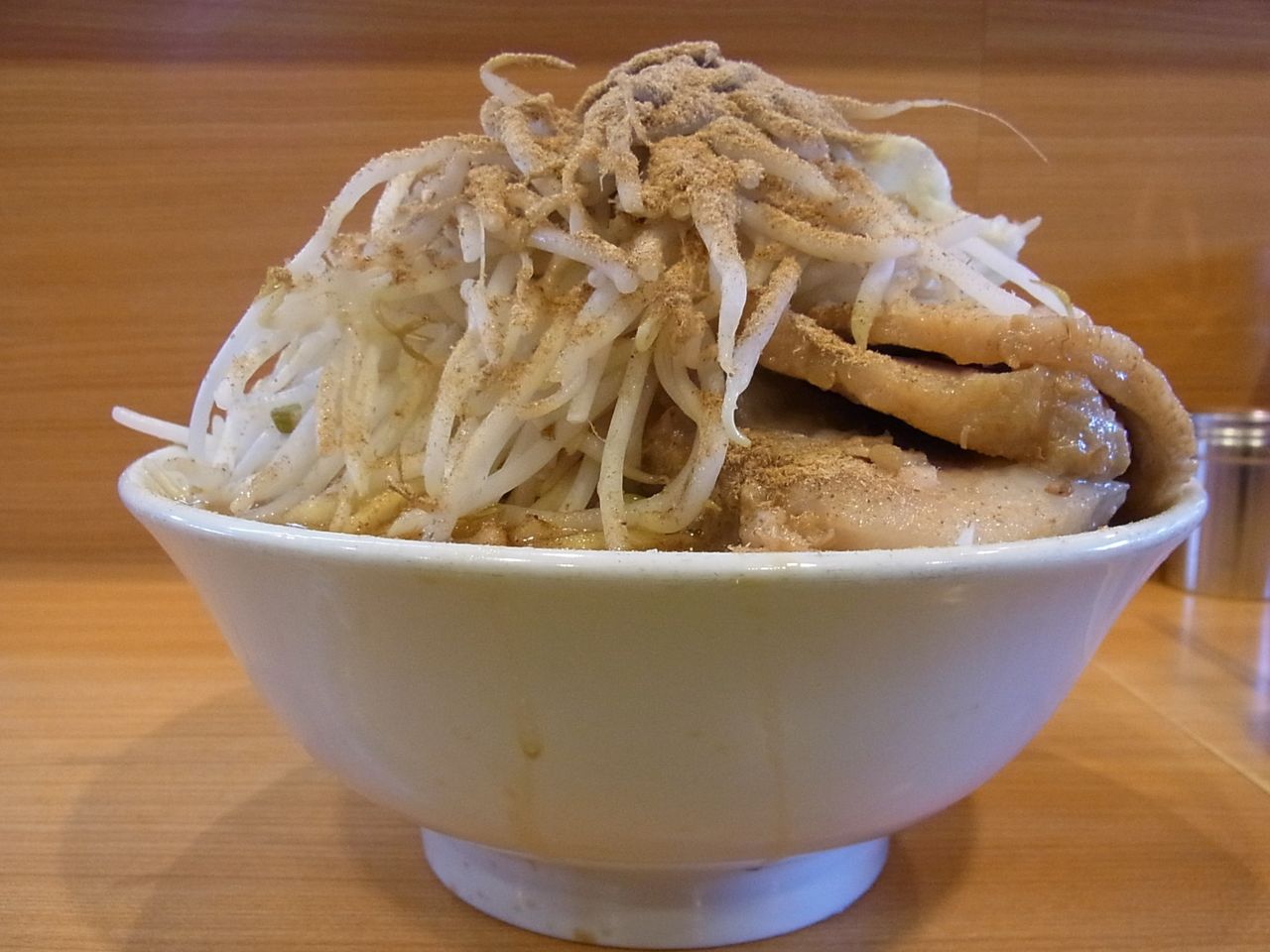 ラーメン二郎 八王子野猿街道店２ 城東 ナパームストレッチ
