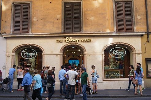 イタリアのローマとフィレンツェに行ってきたのですが いずれにもディズニーストアがありました ディズニーリゾート 秘情報 Tdr 秘情報アネックス