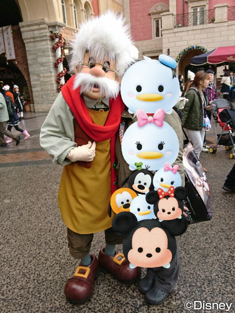 クリスマス衣装のゼペットじいさん ぶらぶら散歩