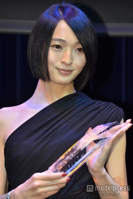 芸能 佐藤かよ 親友 菜々緒の素顔を突然暴露 芸スポcentury速報