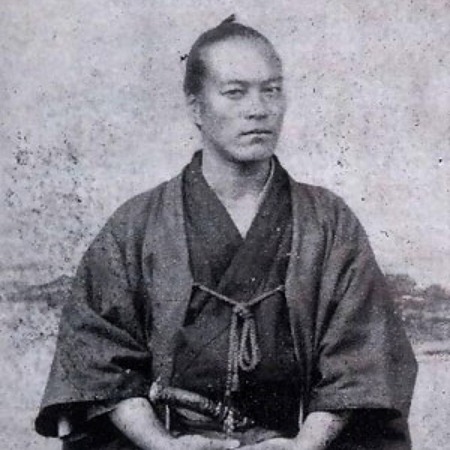 山岡鉄舟顔写真