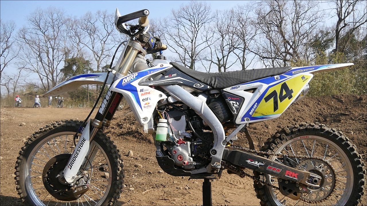 エンデューロ仕様のRM-Z250 : Motocross Days
