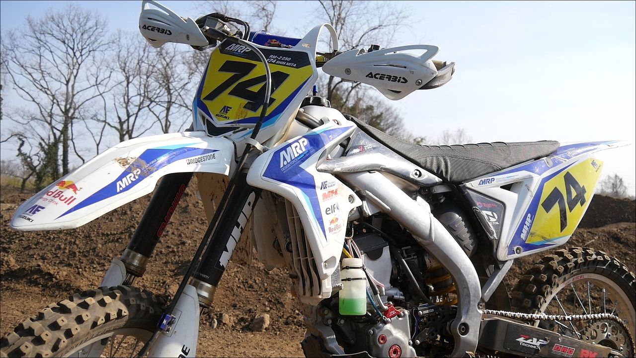 エンデューロ仕様のRM-Z250 : Motocross Days