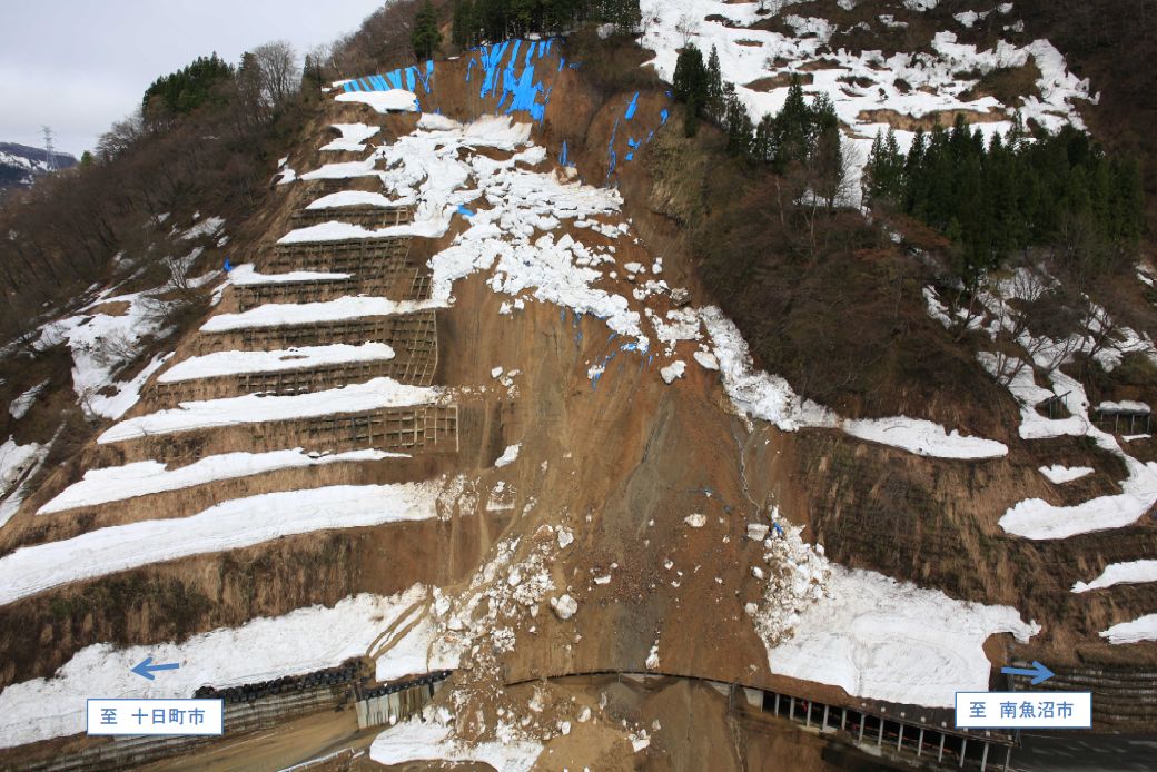 国道353号線の十二峠が通行止め クラブアルペン情報局 国道353号線の十二峠が通行止め クラブアルペン情報局