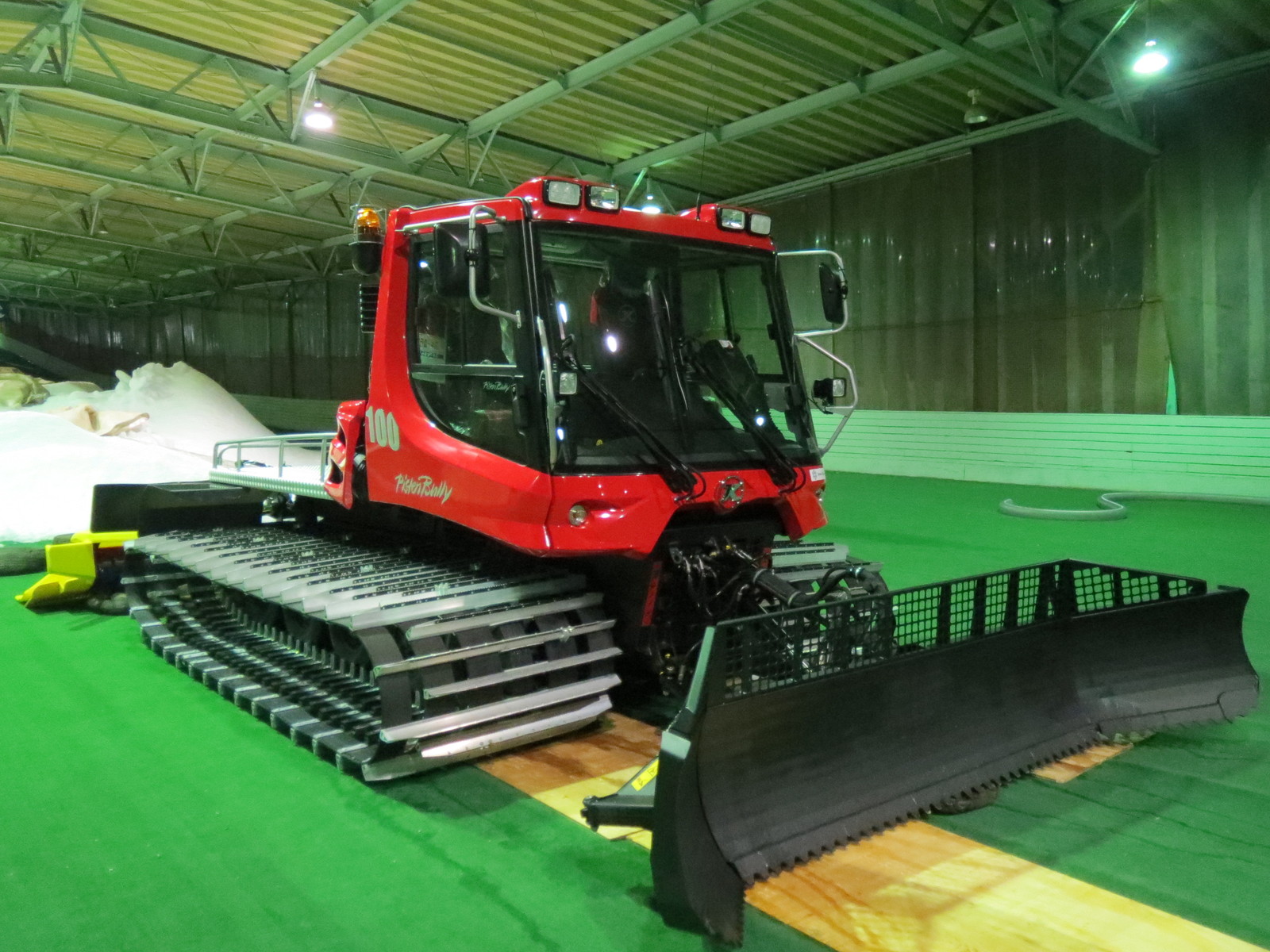 圧雪車を新調 狭山スキー場 クラブアルペン情報局 圧雪車を新調 狭山スキー場 クラブアルペン情報局