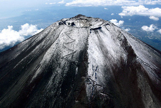 富士山初冠雪110924