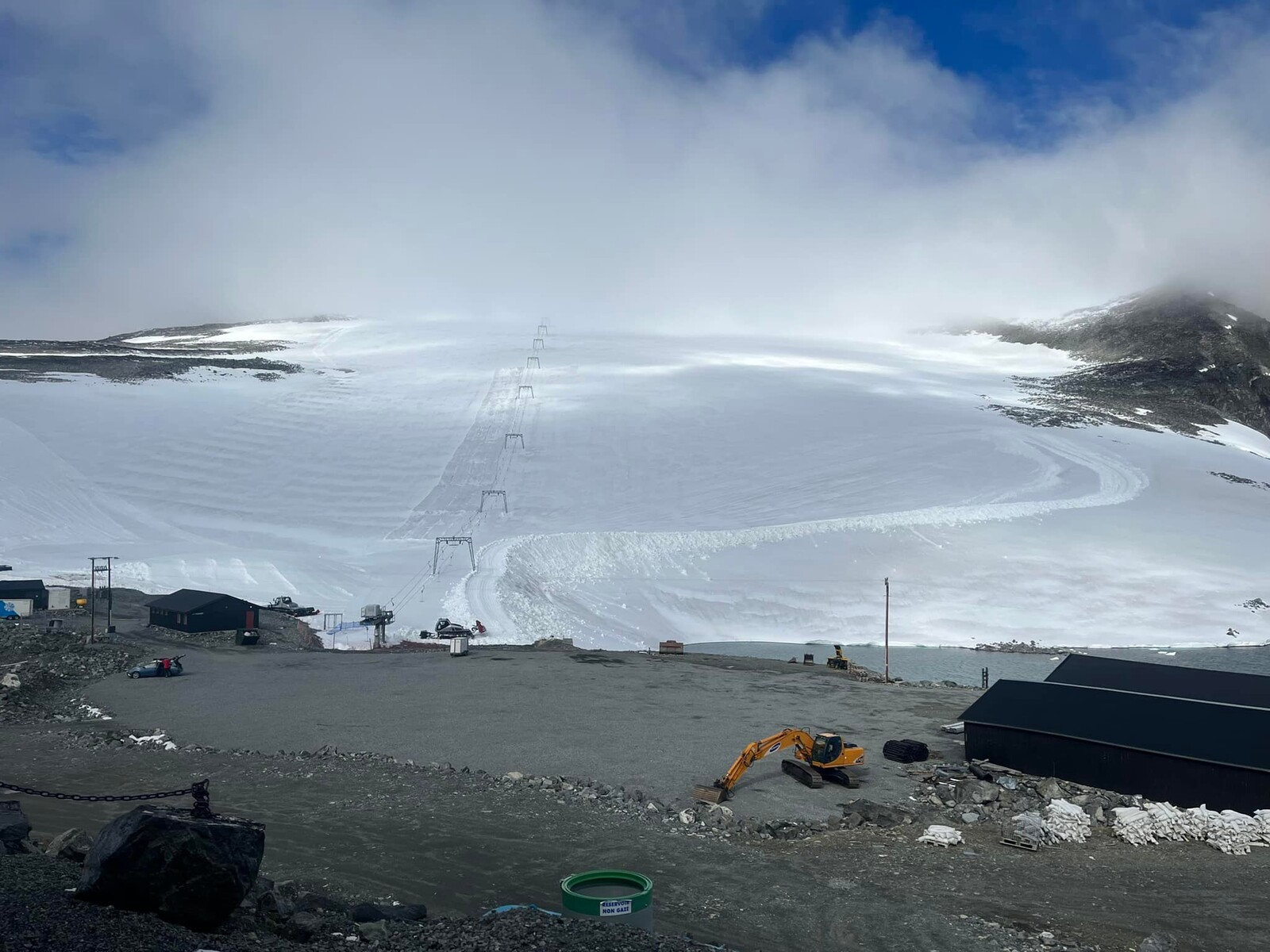 氷河を滑る 氷河を滑る Common mistakes when pivoting on mogul slopes (Part 1