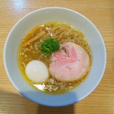 しおらーめん 進化 2nd 鶴川 : 青木悠真のラーメンと野球で日が