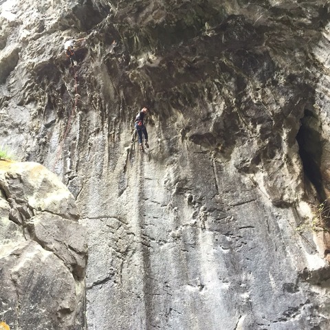 2015-10-12-18-59-35