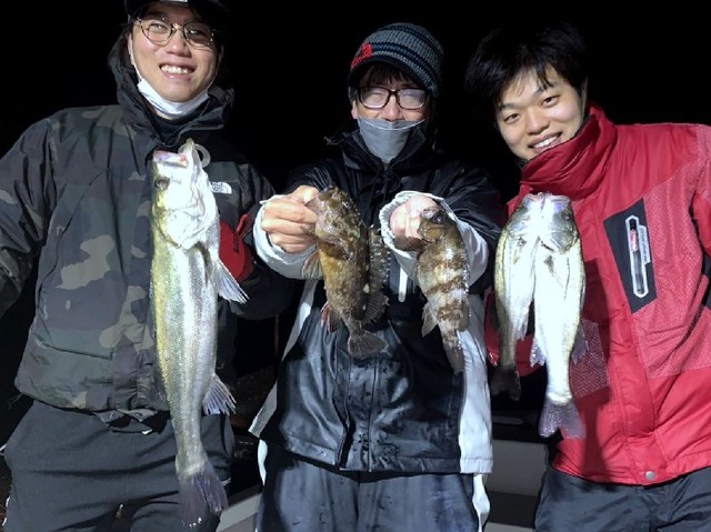 名古屋港　シーバス　根魚