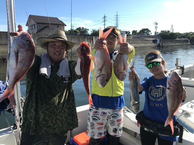 ADC61A27-33C6-49C8-A27A-CFAA2968EB7E