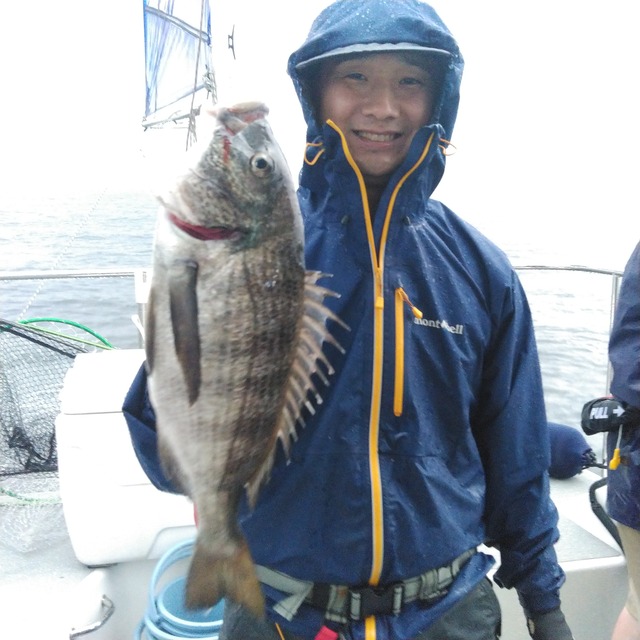 KIMG1688_01_BURST1001688_COVER