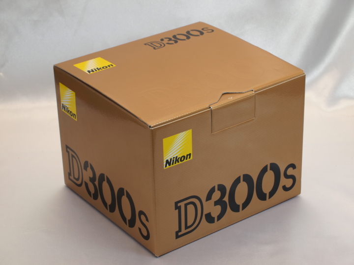 自由な色で広げたい:デジタル一眼レフカメラ Nikon D300s ＆ NIKKORレンズ購入
