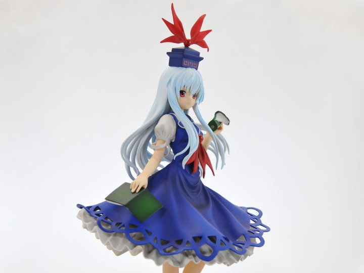 知識と歴史の半獣 上白沢慧音 （グリフォン） : 自由な色で広げたい