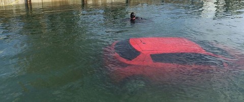 HT_ontario_car_in_lake_1_jt_160514_12x5_1600