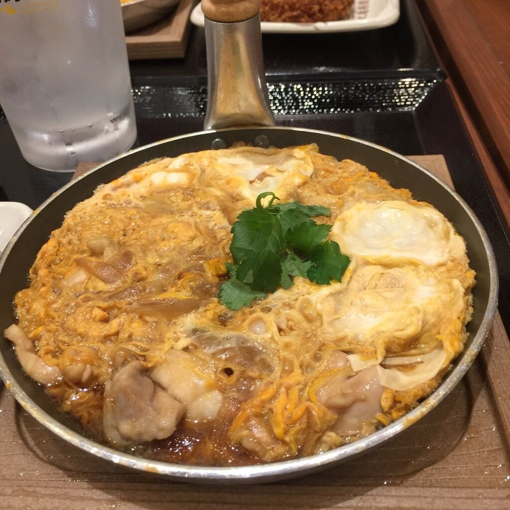 丸亀製麺の飲み放題がお得すぎ！うどんと天ぷらと小鉢つきでたった1000円
