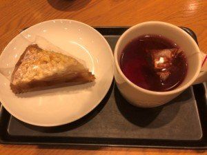 スタバの「ハイビスカスティー」はいい女の自己暗示がかけられておすすめ