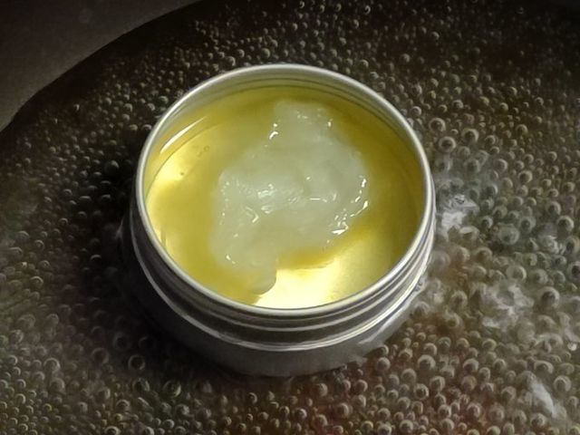 LAVAのエッセンシャルバームを激安で手作りする｜簡単レシピと作り方