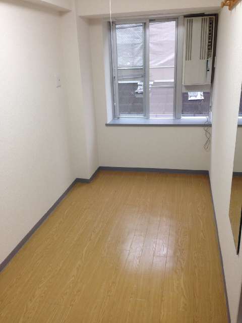 セミリタイアしたミニマリストブロガーハンバート友幸さんインタビュー