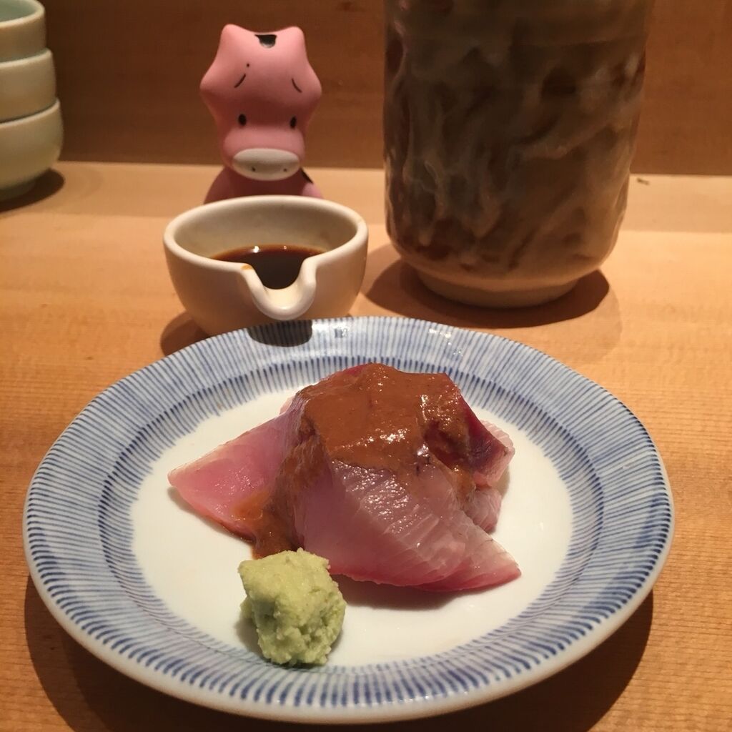 【日本橋】つじ半の海鮮丼は人気行列店!1080円で極上グルメを楽しもう