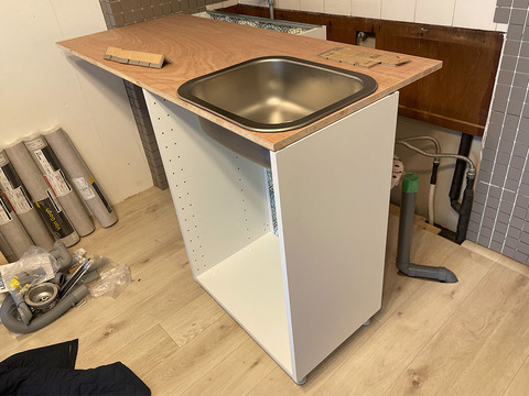 造作キッチン|天板切り出してIKEAのシンクをはめ込む【DIY】