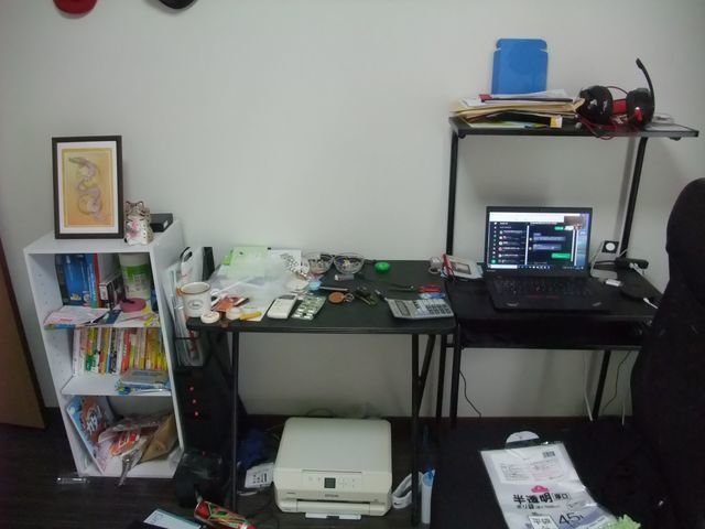 汚部屋片付け実録その6：パソコンデスクの使いやすい銅線を確保