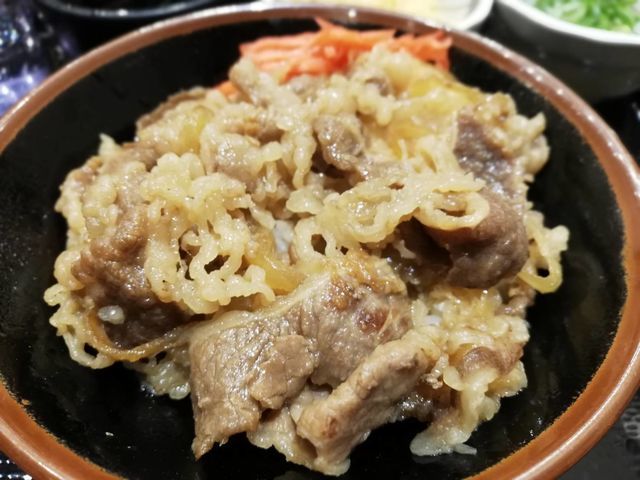 丸亀製麺期間限定メニュー「牛丼」はすき家・吉野家・松屋よりおいしい！