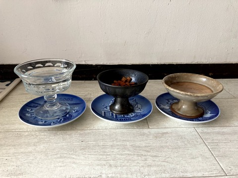 餌入れ（猫用フードボウル）の小鉢とデザートグラス 買ってよかった猫グッズ｜安くておしゃれなオススメペット用品10選【2021年】