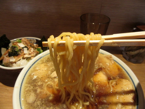 ラーメン凪　麺