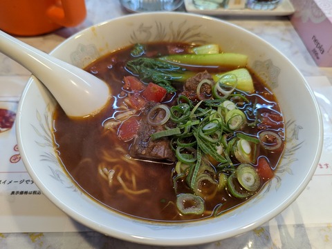 牛肉麺専門店富永 トマト