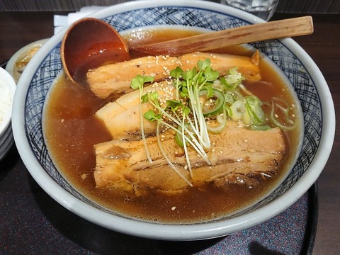 満月 豚煮らーめん