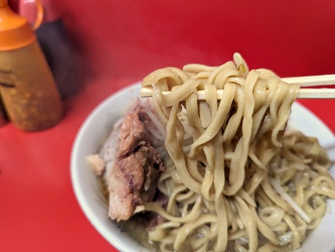 ラーメン二郎一橋学園店 麺