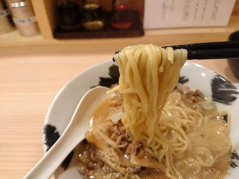 煮干し中華そば にいぼし 麺