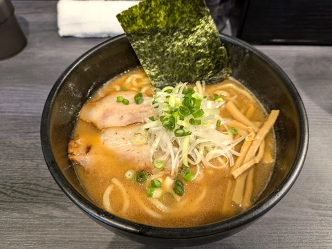 Zoot しょうゆラーメン