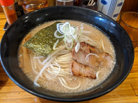一心軒 背脂とんこつらあめん