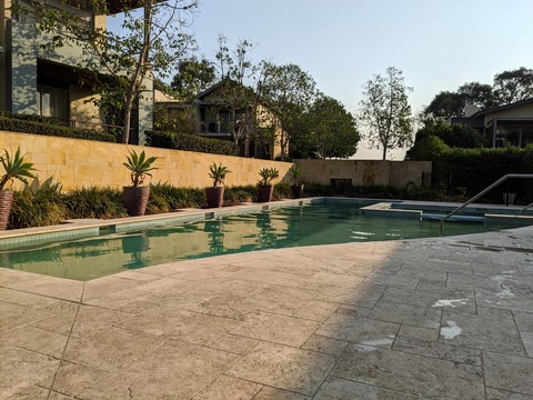 Grand Mercure Apartments Pool